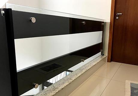 GUARDA-CORPO EM VIDRO